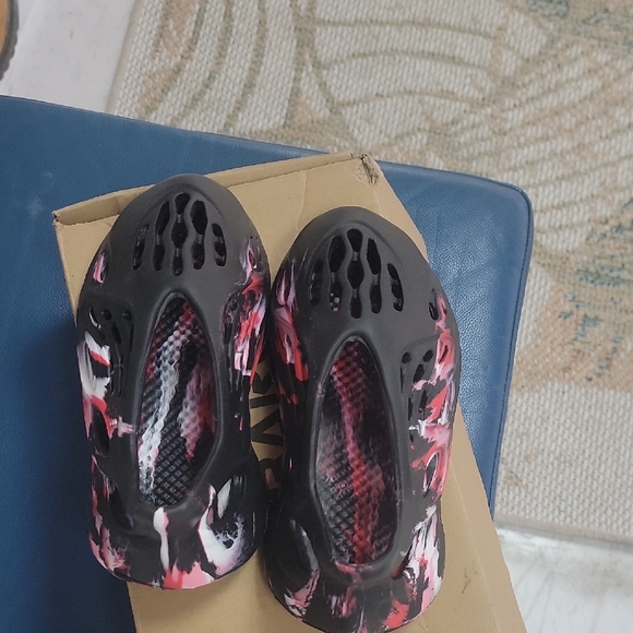 Kids Black and Red Slip-On Shoes - Picture 3 of 6